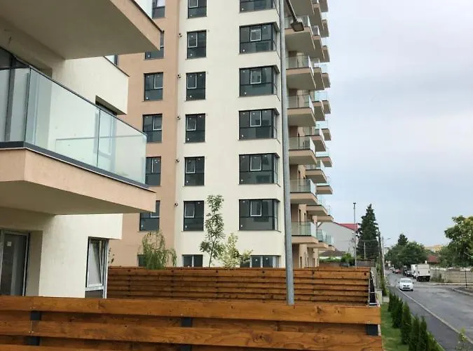 Cozy 2-room Penthouse Lakeview W14 Апартаменты *
