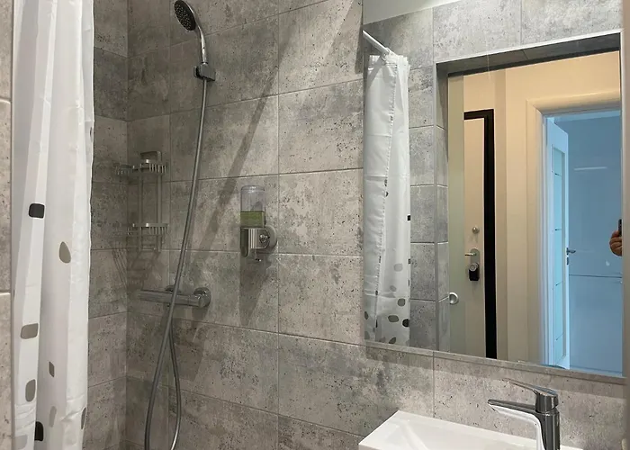 Cozy 2-room Penthouse Lakeview W14 Апартаменты