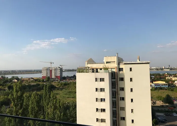 Апартаменты Cozy 2-room Penthouse Lakeview W14
