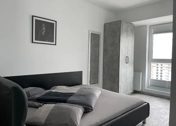 Cozy 2-room Penthouse Lakeview W14 Bükreş