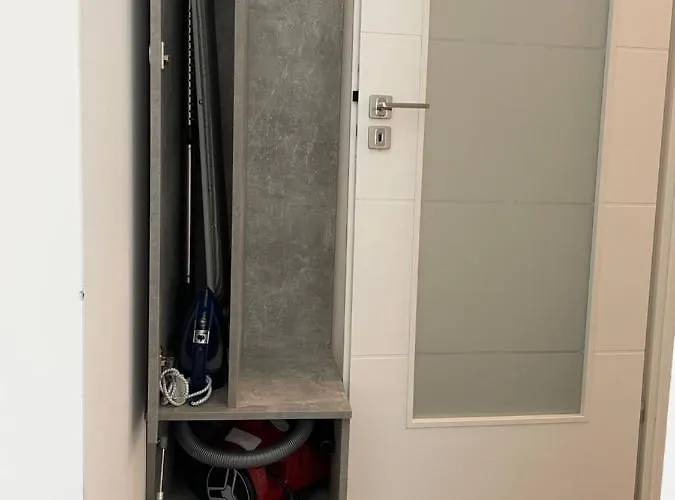 Cozy 2-room Penthouse Lakeview W14 Lejlighed Bukarest