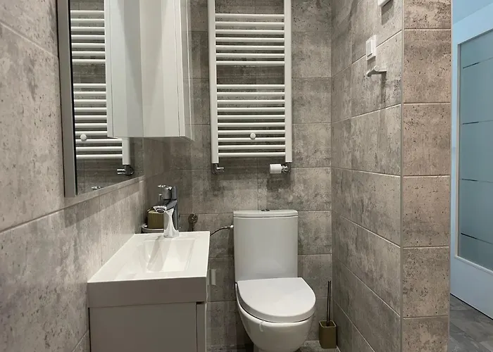 Cozy 2-room Penthouse Lakeview W14 Lejlighed *