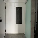 Cozy 2-room Penthouse Lakeview W14 Apartment