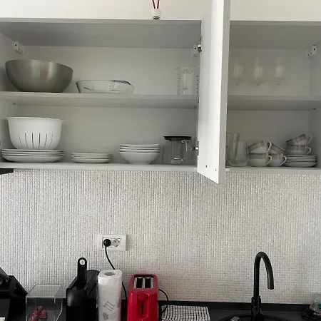 Cozy 2-room Penthouse Lakeview W14 Appartement