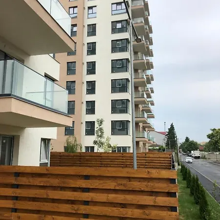 Cozy 2-room Penthouse Lakeview W14 Appartement *