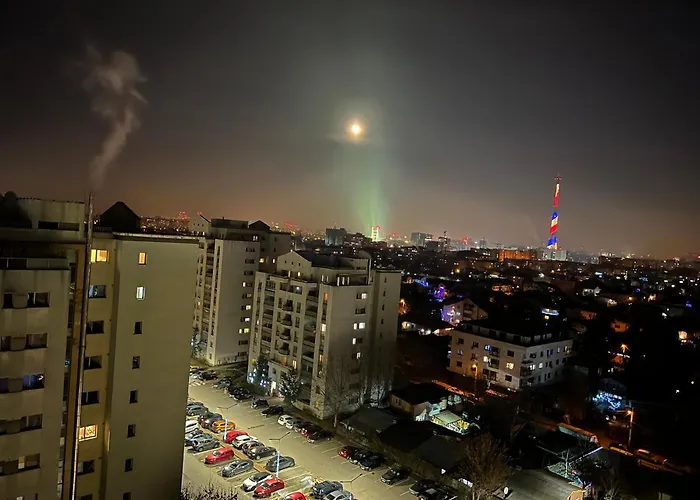 Cozy 2-room Penthouse Lakeview W14 Apartament